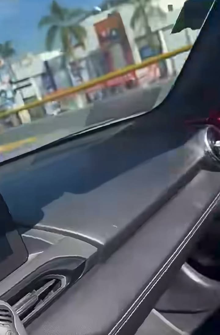 Video muestra a policía en motocicleta siguiendo a conductor en León
